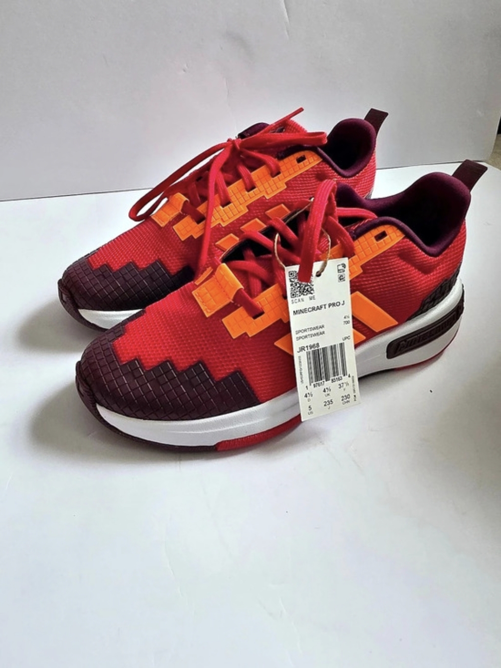adidas Minecraft Pro 3.0 Red Orange Sneakers US 5 NWT
